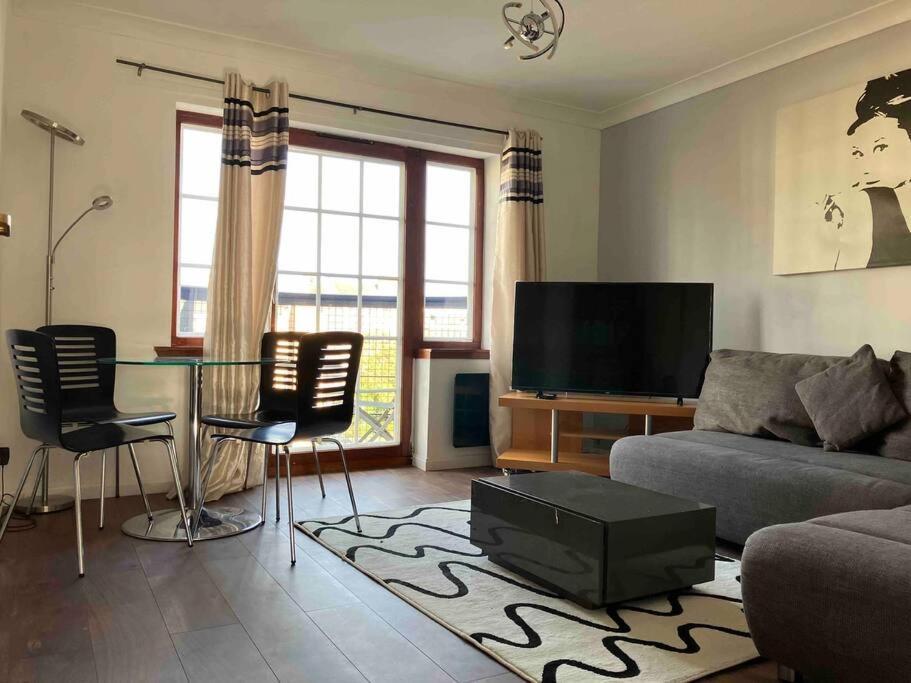 My Waterfront Apartment, Views Over Water Of Leith إدنبرة المظهر الخارجي الصورة